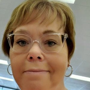 Meet your Posher, Angelia